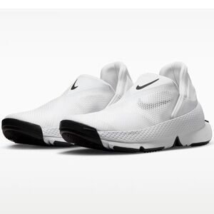 NWOT Nike Go FlyEase ‘White/Black’ Women’s Size 7